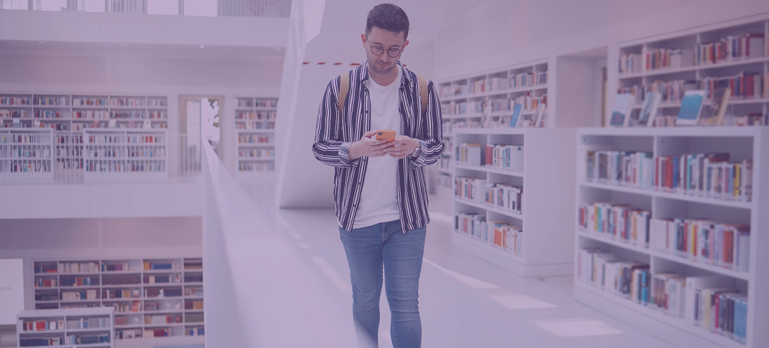 Man trying to find lawyer online